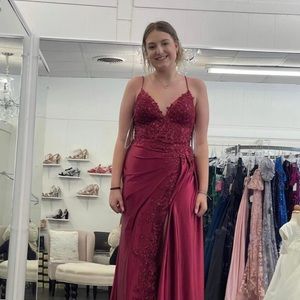 prom dress size 14, fits like a 10/12 great condition. burgundy.